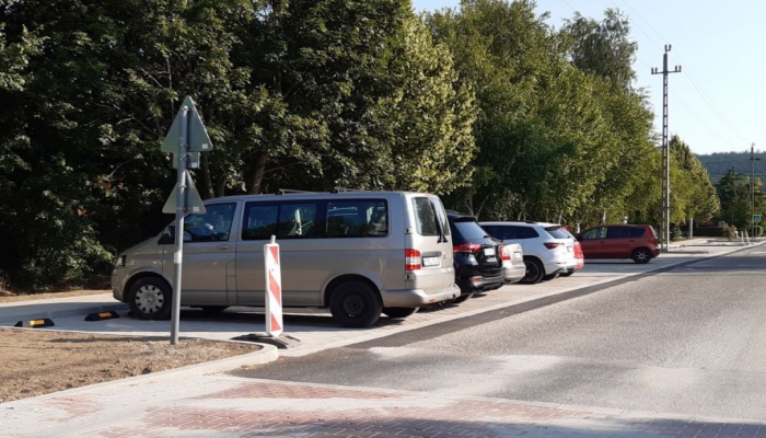 Megnyitották a felújított parkolót