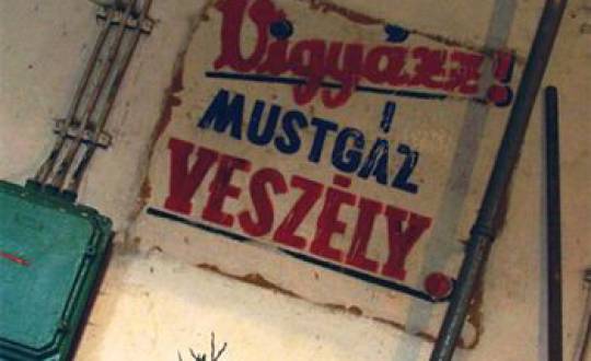 Vigyázat, mustgáz-veszély!