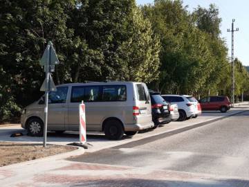 Megnyitották a felújított parkolót