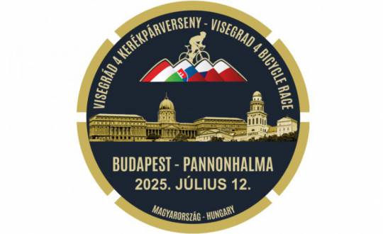 Telkin is áthalad a V4 kerékpárverseny mezőnye