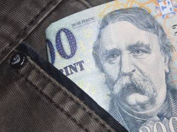 Ki és milyen jogcímen jogosult a helyi szociális ellátásokat igénybe venni?